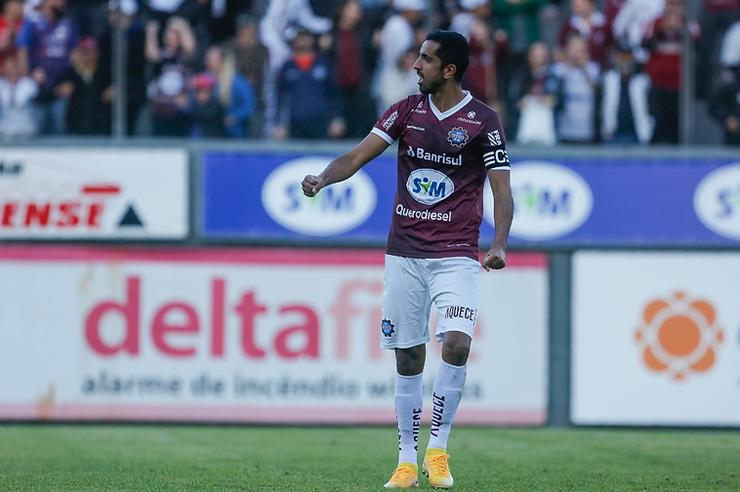 Capitão do Caxias, Thiago Sales se despede do clube após 5 temporadas e sem o acesso para a Série C: “maior tristeza da minha carreira”