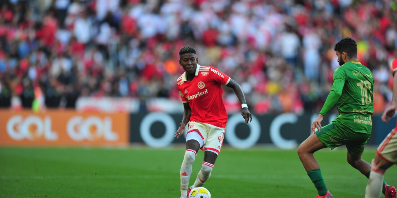 Vitão é elogiado após vitória sobre o Cuiabá: “Se jogasse no centro do país, poderia ser lembrado para coisas maiores”