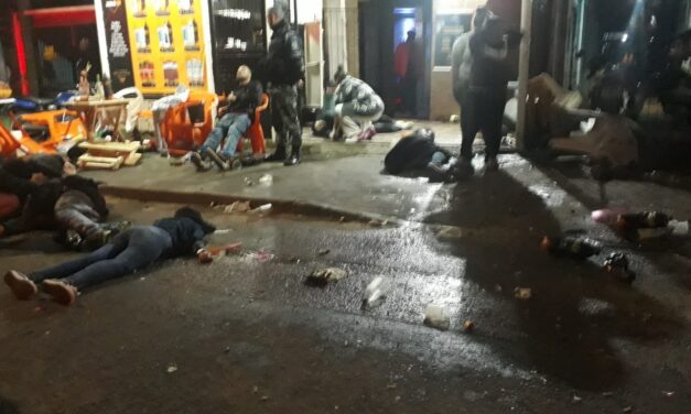 Atentado deixa 2 pessoas mortas e 23 feridas na Capital