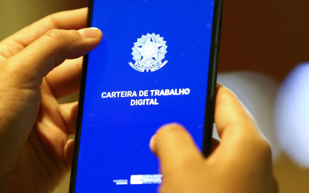 Brasil abre 278,6 mil empregos formais em agosto, diz Caged