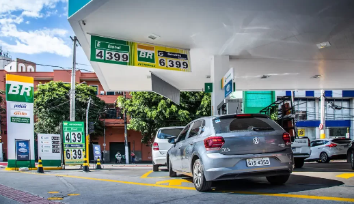 Gasolina mais barata gera segunda deflação seguida no Brasil