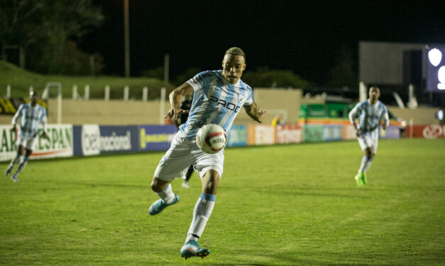 Londrina enfrenta Grêmio com chances de se aproximar do G-4