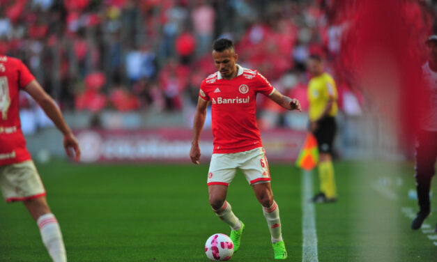 Renê projeta reencontro com o Flamengo no Maracanã: “amizade fica fora”