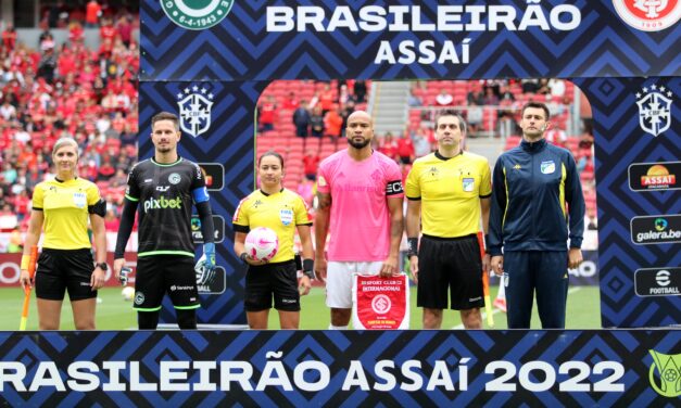 Capitão na vitória contra o Goiás, Moledo volta a defesa titular: “sempre um prazer”