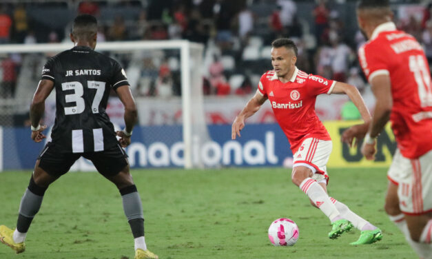 Em 22 jogos pela Série A, Renê ainda não levou cartões amarelos