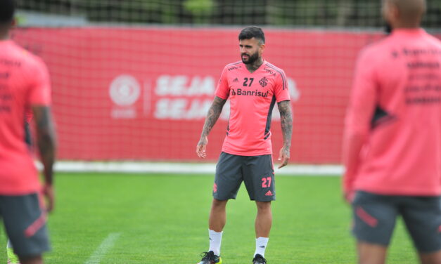 Liziero sofre pancada no treino e vira desfalque diante o Ceará