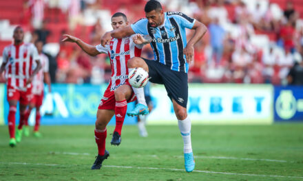Após garantir o acesso, Grêmio libera cinco jogadores