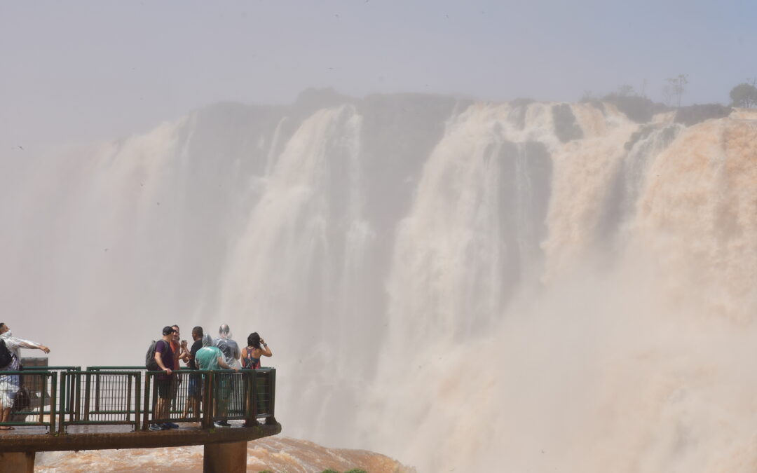 Apesar da vazão das Cataratas, Parque Nacional do Iguaçu segue funcionando normalmente