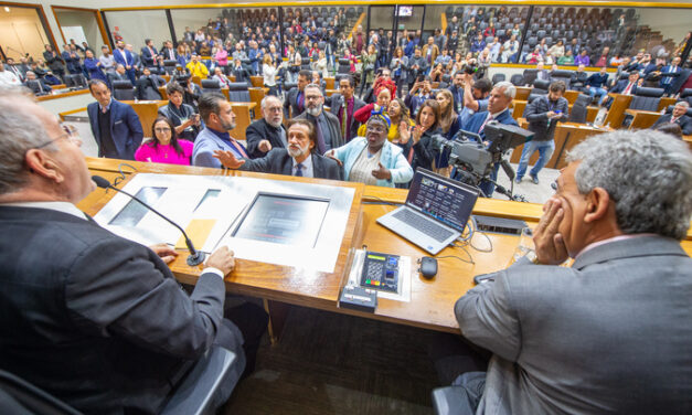 Câmara de vereadores discute PL do Passe Livre