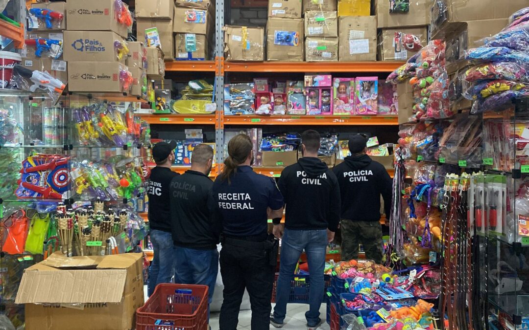 Operação combate a venda de brinquedos falsificados em Canoas