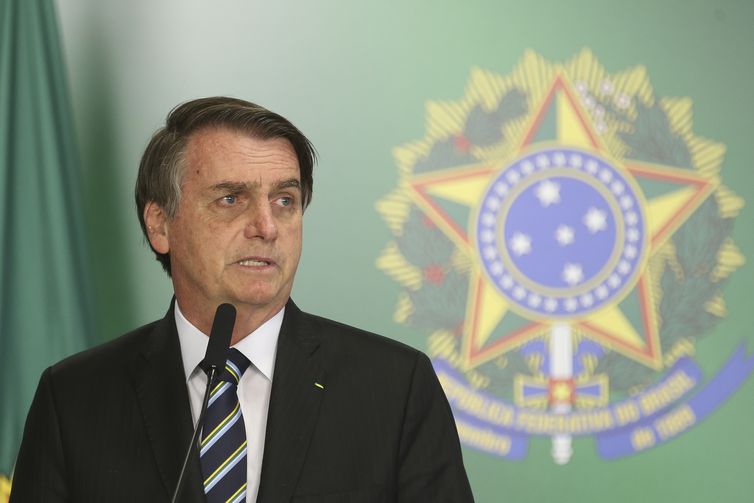 Bolsonaro promete negociar a extinção do orçamento secreto