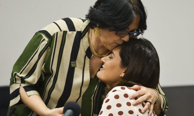 Evento “Mulheres com Bolsonaro e Onyx” reune Michelle Bolsonaro e Damares Alves em Porto Alegre