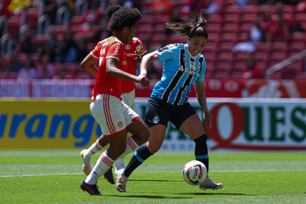 Gurias Gremistas empatam com Internacional e decidem Gauchão na Arena