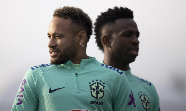Com Neymar, Brasil faz segundo treino em Turim