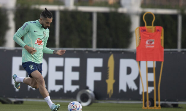 Seleção treina bola parada em penúltimo treino antes da Copa