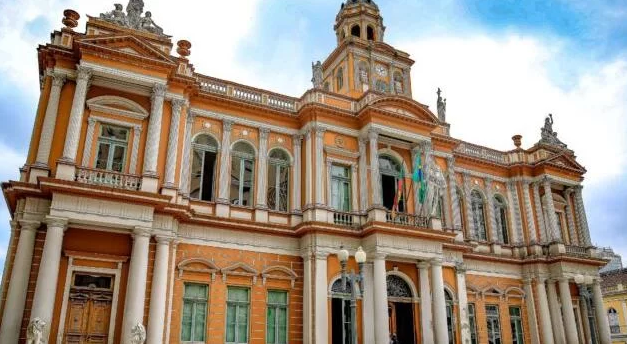 Prefeitura de Porto Alegre abre 91 vagas temporárias para professores