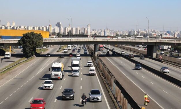 Auxílios Caminhoneiro e Taxista serão pagos hoje