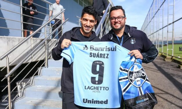 Guerra diz que Suarez recusou o convite para jogar no Grêmio