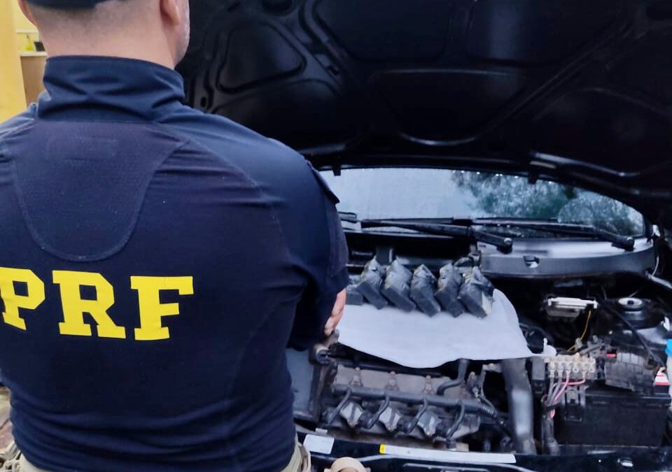 PRF prende casal que transportava cocaína em Alegrete/RS