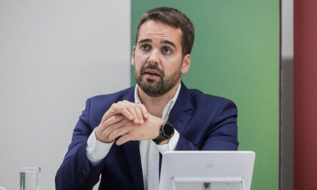 “O Rio Grande do Sul deixou de ser um estado que atrasa salários, mas o equilíbrio está ameaçado” afirma Eduardo Leite em encontro com STF em Brasília