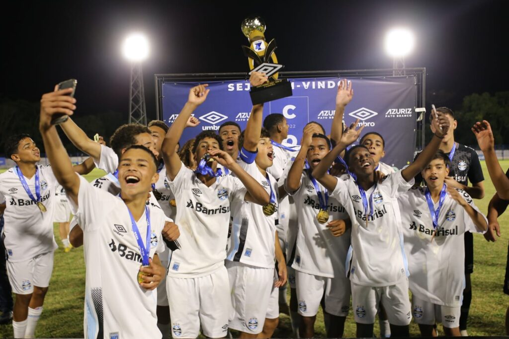 Grêmio é campeão da Copa Mitad Del Mundo Sub-18 no Equador