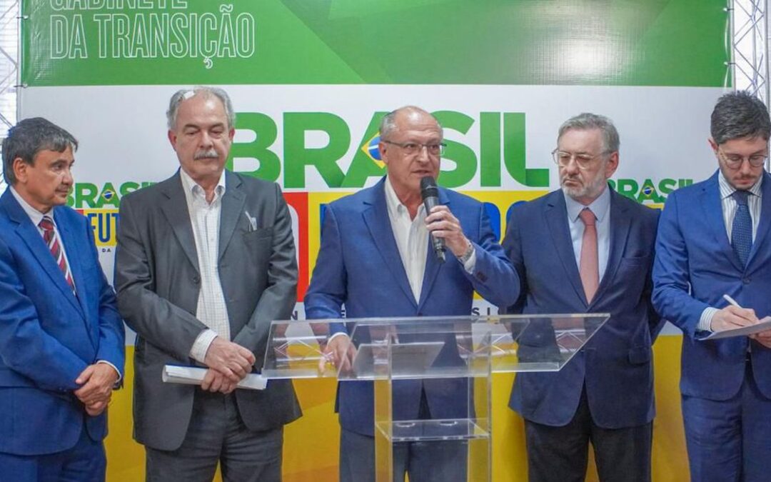 Mais 61 nomes são anunciados para equipe de transição