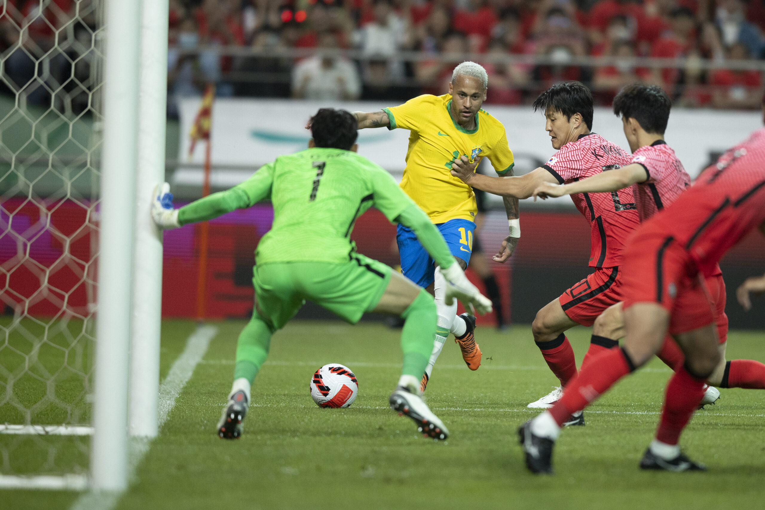 Brasil vence Coreia do Sul em último jogo do ano da seleção