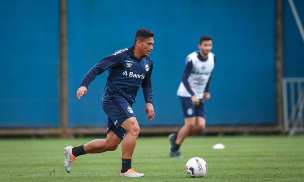 Grêmio renova com Rodrigo Ferreira após lesão ligamentar