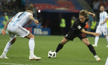 Croácia enfrenta Argentina no primeiro jogo da semifinal
