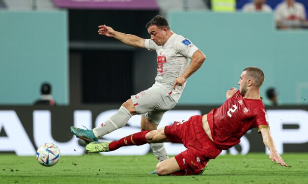 Suíça vence Sérvia e se classifica para as oitavas da Copa