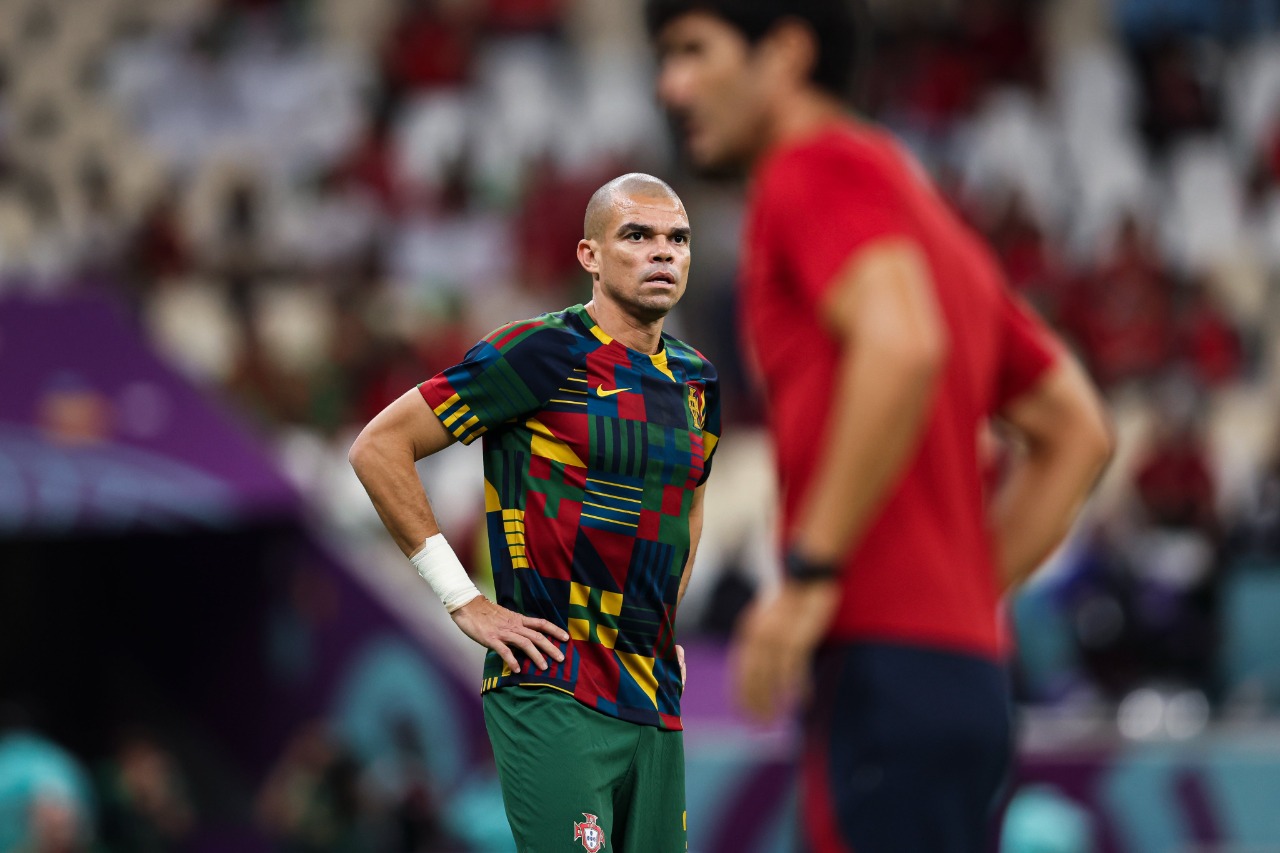 Pepe torna-se o jogador de campo mais velho a jogar na Champions - Futebol  - Correio da Manhã