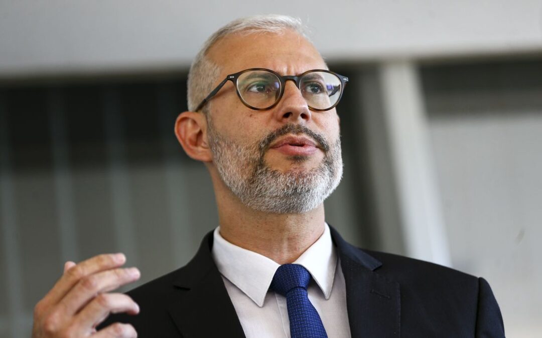 Ministro da Educação afirma que R$ 460 milhões do MEC foram liberados e define utilização da verba