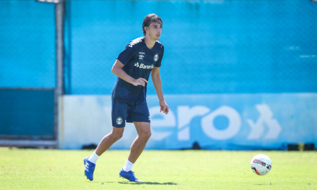 Geromel tem lesão no joelho confirmada