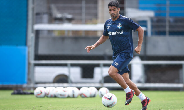 Pela primeira vez, Suárez poderá conquistar um título em sua estreia por clube