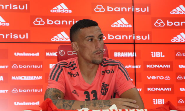 Em apresentação, Gabriel Baralhas fala sobre entrega dentro de campo: “cada jogo é como se fosse o último”