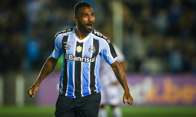 Galdino comemora primeiro gol pelo Grêmio: “muito feliz”