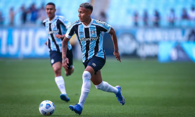 Coritiba anuncia contratação de Wesley Pomba, e Grêmio mantém 30% dos  direitos - RDCTV - Rede Digital de Comunicação