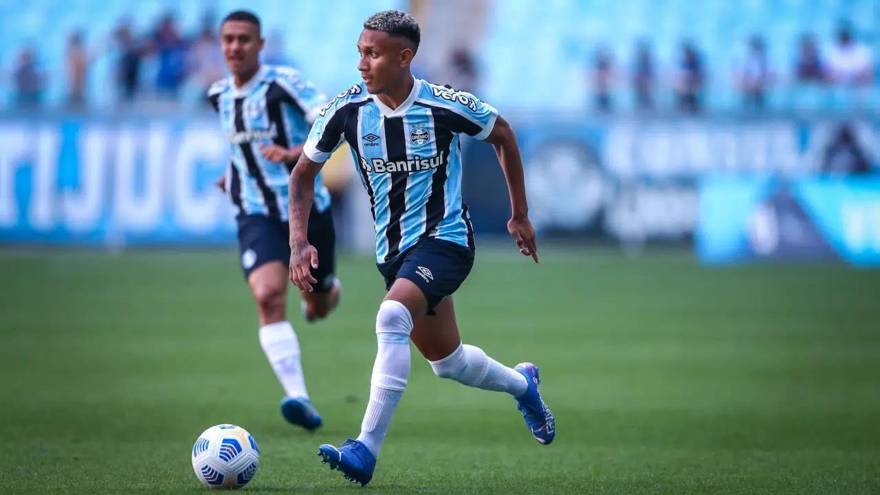 Grêmio empresta atacante Wesley Pombo para o Caxias - Lance!