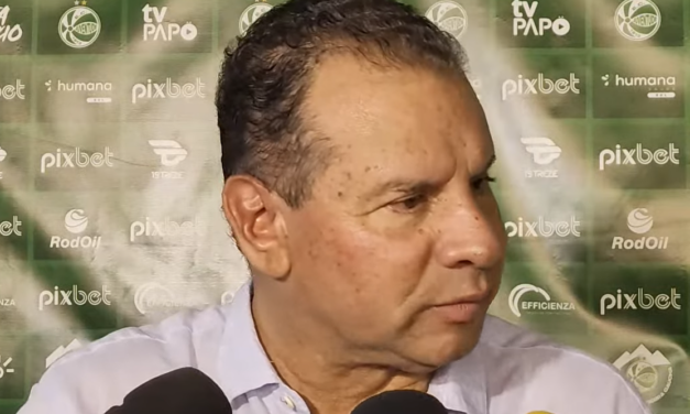 “Isso não foi jogo de futebol”: Celso Roth avalia empate do Juventude no gramado sintético do Passo D’Areia e rechaça pressão