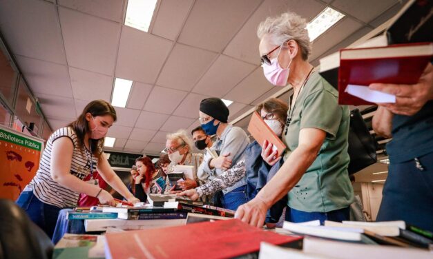 Amanhã é dia de feira de troca de livros em Porto Alegre