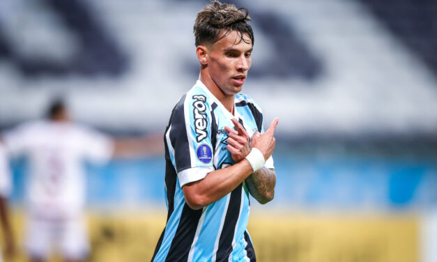 Grêmio confirma lesões de Ferreira e Diego Souza