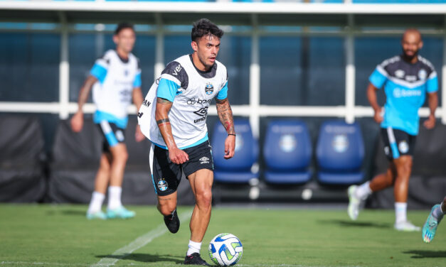 Carballo é convocado para a Seleção Uruguaia e desfalca o Grêmio no jogo de volta das semifinais