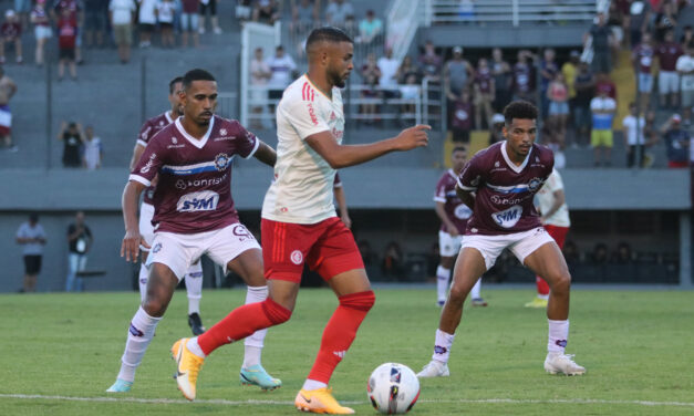 Inter e Caxias jogam em busca da vitória para classificação à final