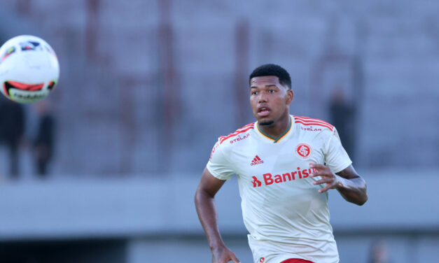 Sem Renê, Inter analisa opções para a lateral-esquerda