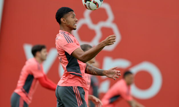 Matheus Dias e Gabriel Baralhas disputam lugar na proteção da defesa colorada