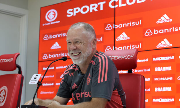 Barcellos confirma Mano Menezes segue no comando do Inter