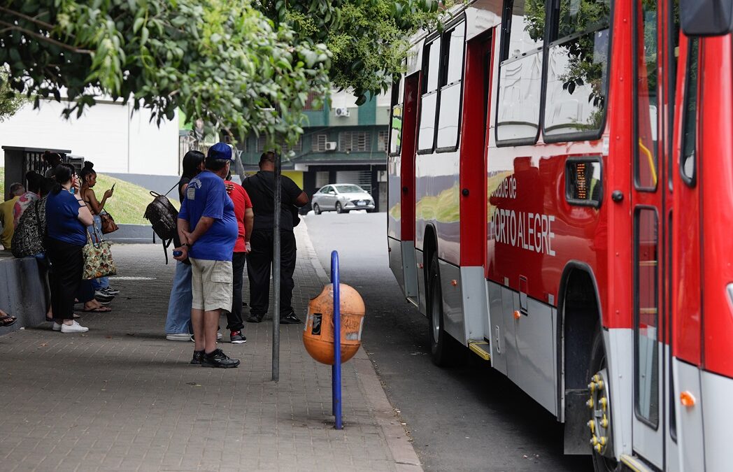 Nova linha de ônibus começa a operar na Zona Sul de Porto Alegre