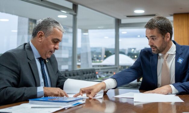 Leite entrega demandas de R$ 1,7 milhão ao governo federal para o combate à estiagem