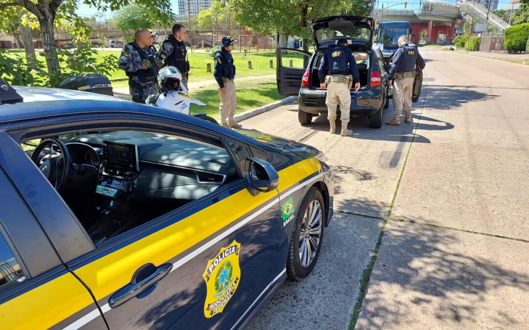 Polícia Rodoviária Federal recupera carro roubado e prende criminoso