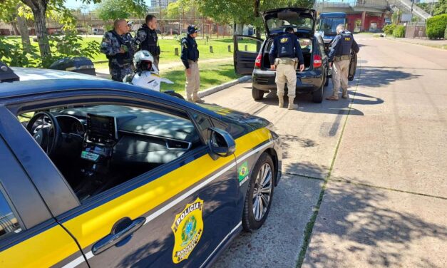 Polícia Rodoviária Federal recupera carro roubado e prende criminoso